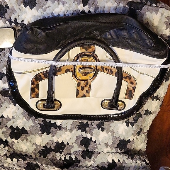 Sale  3 for $40 Authentic Guess purse. - Picture 6 of 9